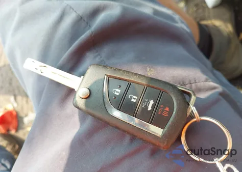 2021 Toyota Corolla Le z USA, uszkodzony, nr VIN 5YFEPMAE3MP224894